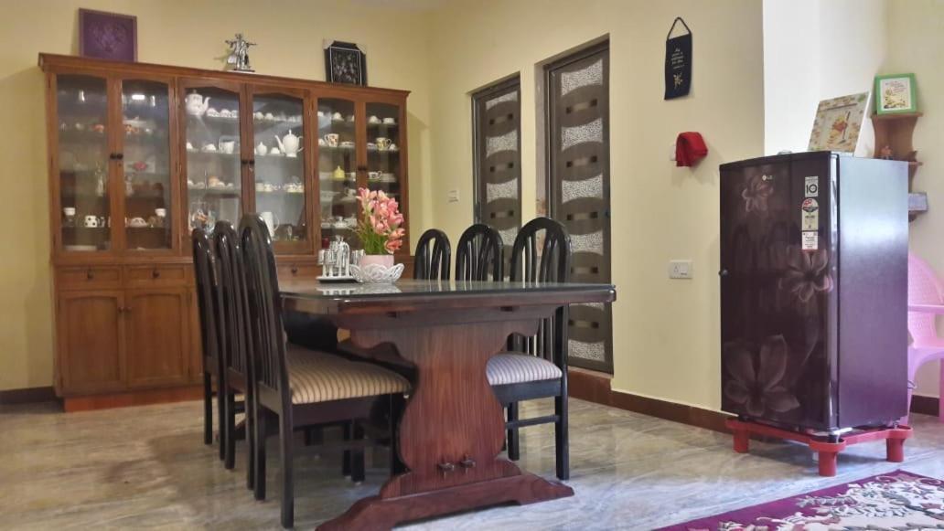 Bed and Breakfast Le Charmin Кодайканал Экстерьер фото